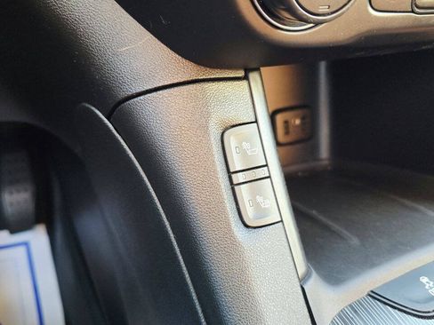 Used 2017 GMC Acadia SLT AWD/4WD image 23