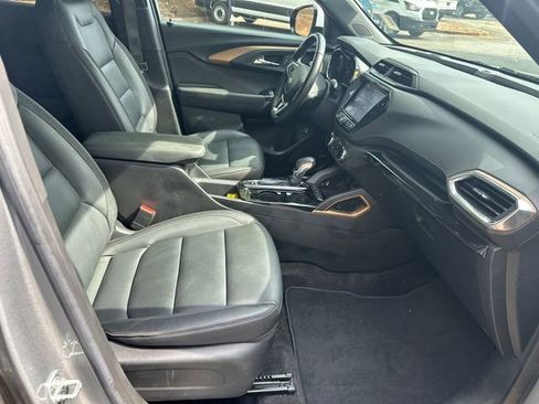 Used 2023 Chevrolet TrailBlazer ACTIV w/ Sun and Liftgate Package FWD image 16