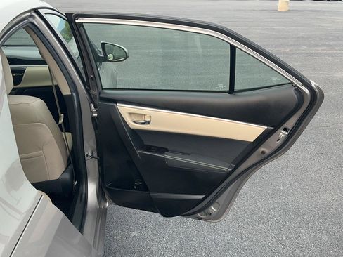 Used 2016 Toyota Corolla LE FWD image 28