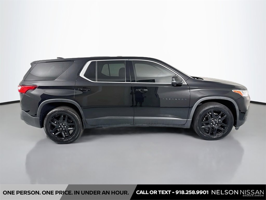 Used 2021 Chevrolet Traverse LS w/ LPO, Blackout Package FWD image 4