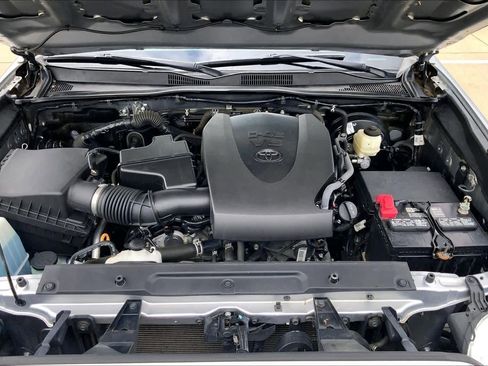 Used 2021 Toyota Tacoma SR5 RWD image 29