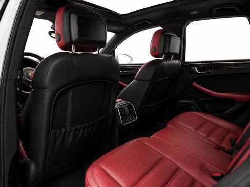Used 2017 Porsche Macan GTS AWD/4WD image 14