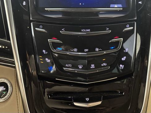 Used 2019 Cadillac Escalade Platinum AWD/4WD image 24