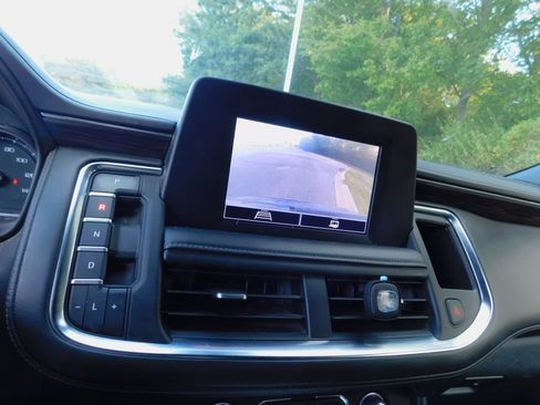 Used 2023 Chevrolet Suburban LS AWD/4WD image 3
