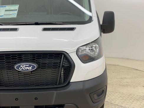 New 2026 Ford Transit 250 148 Medium Roof image 18