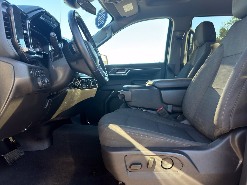 Used 2024 Chevrolet Silverado 1500 RST w/ Z71 Off-Road Package AWD/4WD image 16