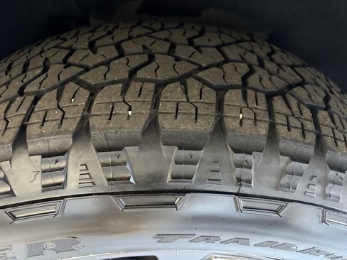 Used 2023 Chevrolet Suburban Z71 w/ Luxury Package image 10