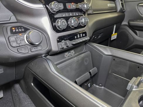 New 2026 RAM 1500 4x4 Crew Cab image 33
