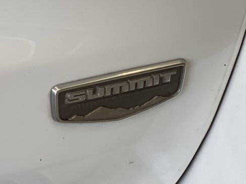 Used 2018 Jeep Grand Cherokee Summit AWD/4WD image 12
