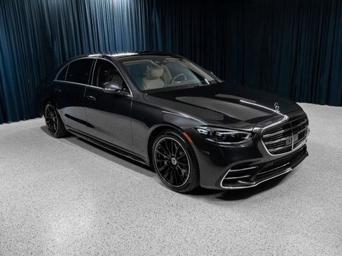 Used 2026 Mercedes-Benz S 500 4MATIC image 3