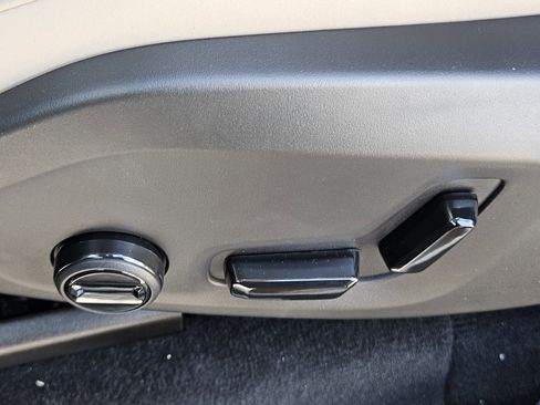 New 2026 Volvo XC90 B5 Plus image 24