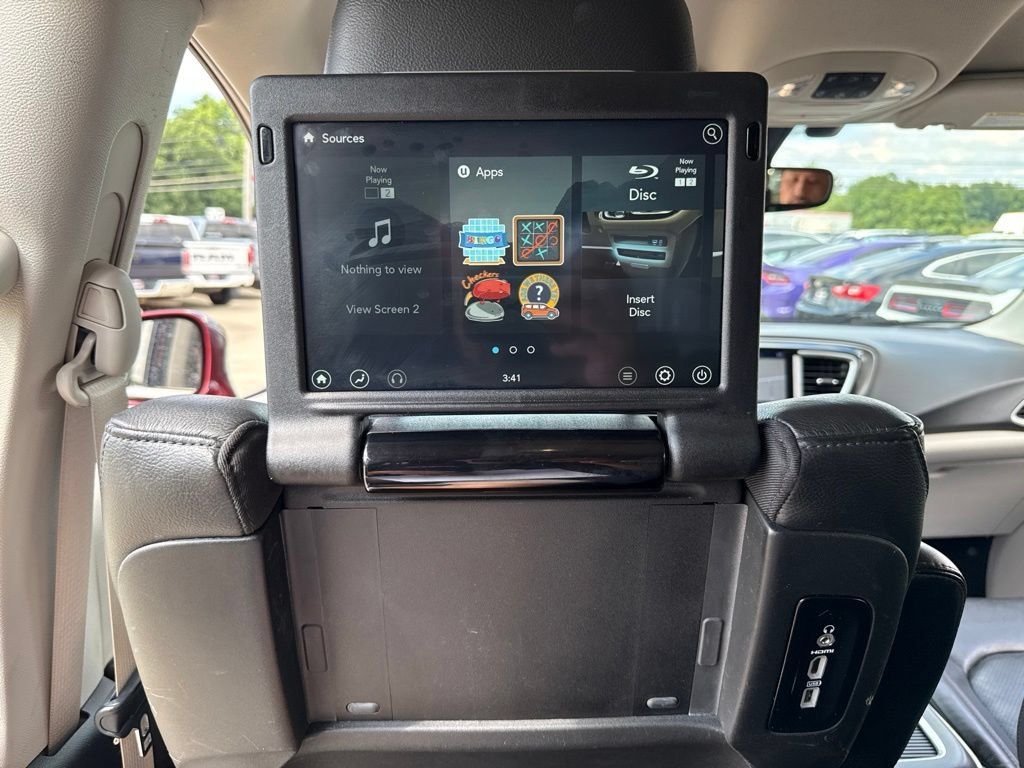 Used 2020 Chrysler Pacifica Touring-L Plus FWD image 41