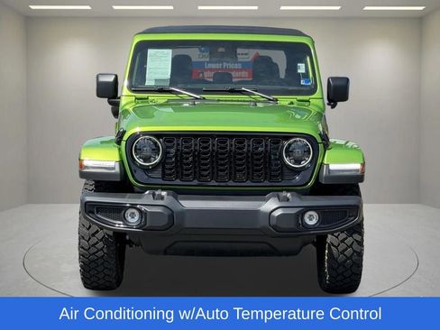 Used 2025 Jeep Gladiator Sport AWD/4WD image 5