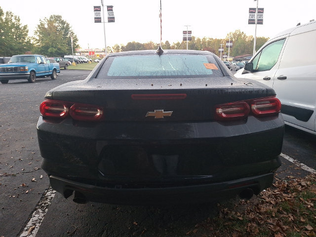 Used 2023 Chevrolet Camaro LT RWD image 10
