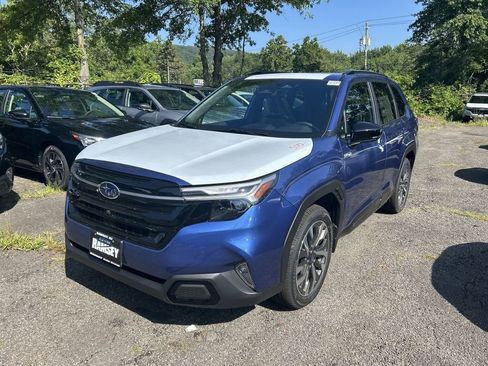 Certified 2025 Subaru Forester Touring w/ Touring Package image 4