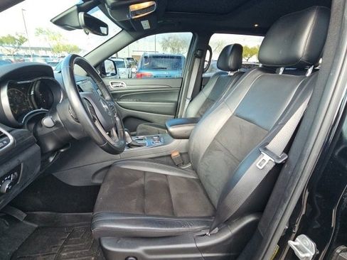 Used 2020 Jeep Grand Cherokee Laredo w/ Quick Order Package 2BN North image 8