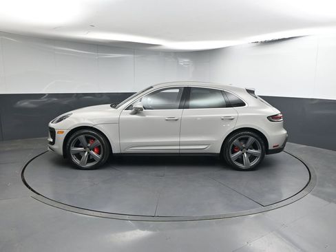 Used 2023 Porsche Macan S image 2