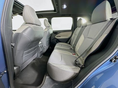 Used 2025 Subaru Forester Premium image 28