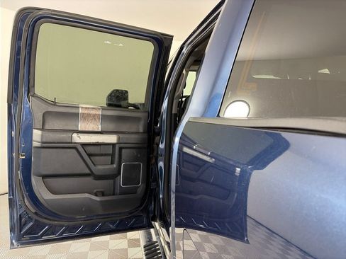 Used 2018 Ford F250 Lariat w/ Lariat Value Package AWD/4WD image 12
