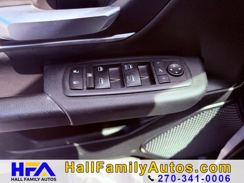 Used 2019 RAM 1500 Big Horn AWD/4WD image 12