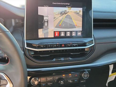 Certified 2023 Jeep Compass Trailhawk w/ Trailhawk Elite Group image 10