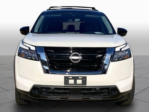 Used 2024 Nissan Pathfinder SL w/ SL Premium Package AWD/4WD image 4