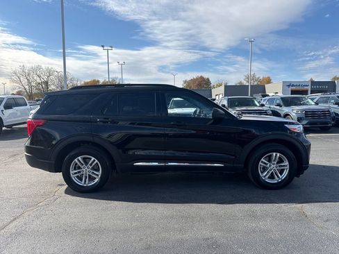 Used 2023 Ford Explorer XLT w/ Equipment Group 202A image 5