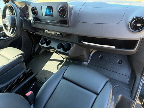 Used 2023 Mercedes-Benz Sprinter 3500 image 58
