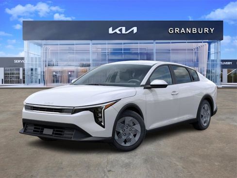 New 2025 Kia K4 LX image 1