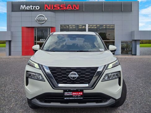 Certified 2023 Nissan Rogue SV AWD/4WD image 2