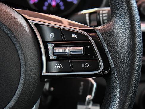 Used 2023 Kia Forte LXS w/ LXS Technology Package image 25