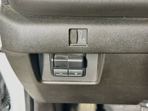 Used 2023 Chevrolet Colorado LT w/ LT Convenience Package II RWD image 10