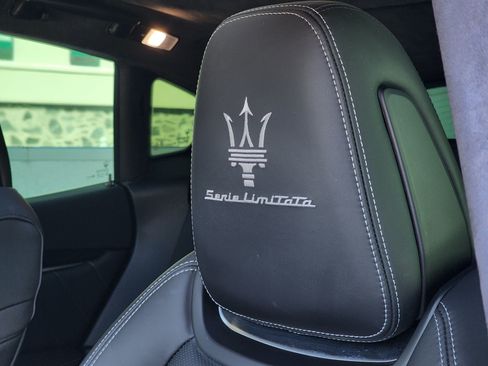 Used 2023 Maserati Levante Modena AWD/4WD image 11
