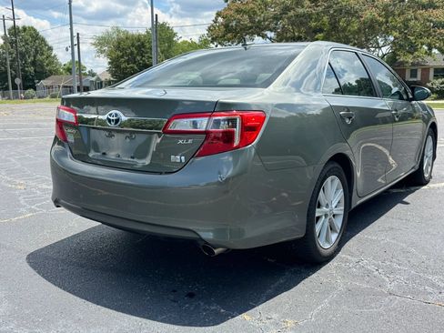 Used 2012 Toyota Camry XLE w/ Leather Pkg FWD image 7
