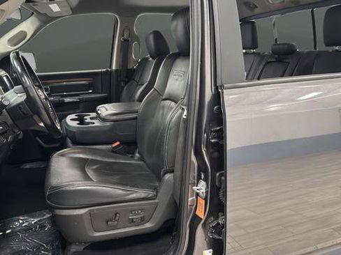 Used 2019 RAM 1500 Laramie w/ Convenience Group AWD/4WD image 9