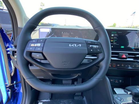 New 2026 Kia Sportage EX FWD image 17
