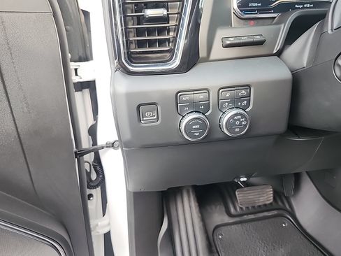 Used 2024 GMC Sierra 1500 Denali Ultimate AWD/4WD image 13