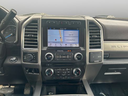 Used 2017 Ford F250 Platinum w/ Platinum Ultimate Package AWD/4WD image 24