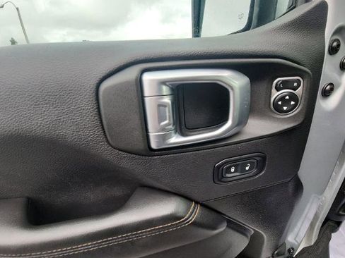 Used 2024 Jeep Wrangler Unlimited Sahara image 22