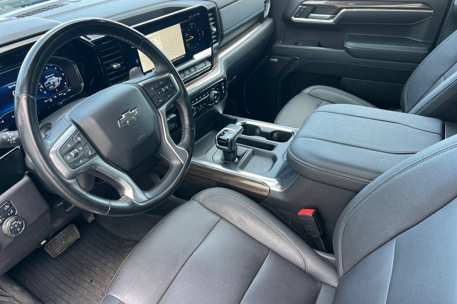 Used 2023 Chevrolet Silverado 1500 LT Trail Boss w/ LT Trail Boss Premium Package AWD/4WD image 11