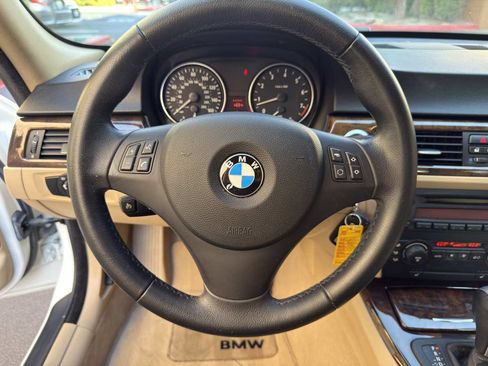 Used 2006 BMW 330i Sedan image 39