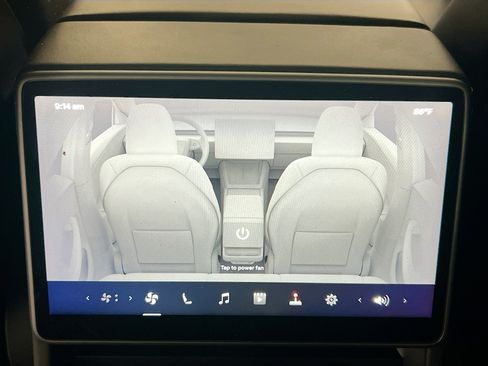 Used 2024 Tesla Model 3 Standard Range RWD image 19
