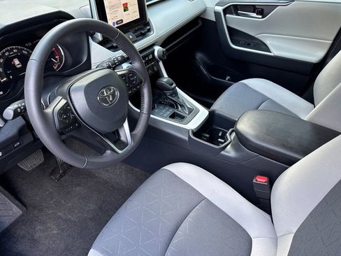 Certified 2025 Toyota RAV4 XLE w/ Convenience Package AWD/4WD image 9