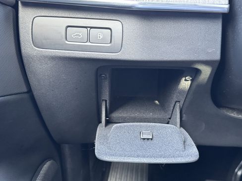 Used 2024 Volvo XC90 T8 Ultimate w/ Lounge Package image 71