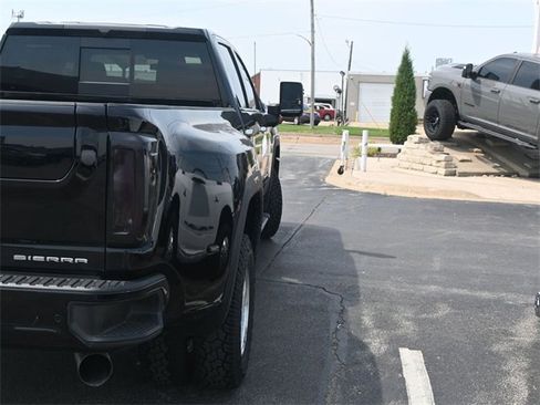 Used 2023 GMC Sierra 1500 SLT w/ SLT Premium Plus Package image 4