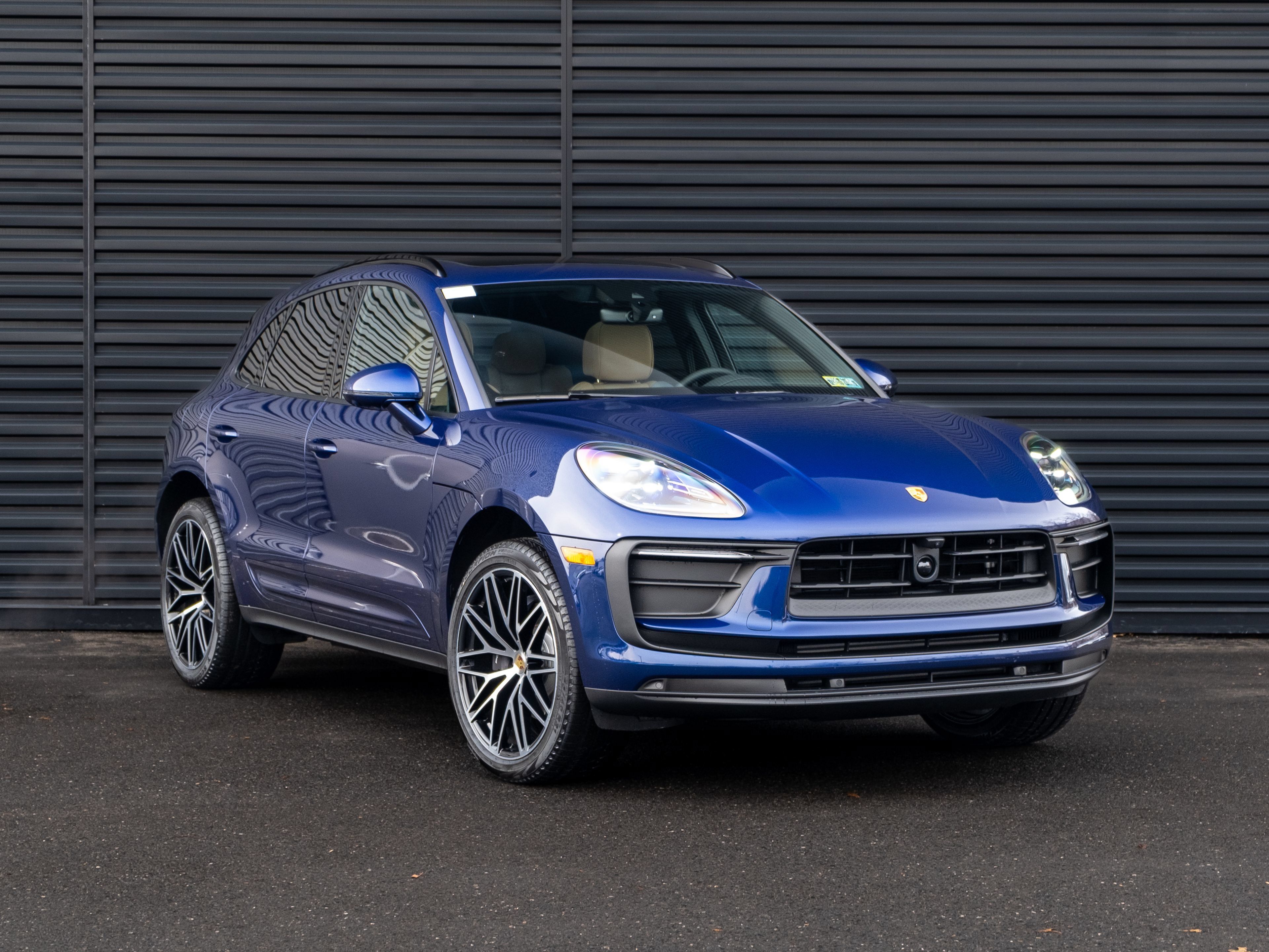 Certified 2026 Porsche Macan AWD/4WD image 10