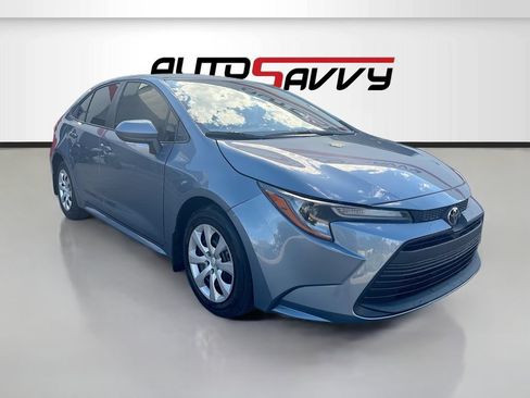 Used 2025 Toyota Corolla LE FWD image 1