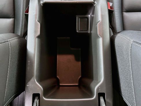 Used 2021 Chevrolet Colorado Z71 w/ Safety Package RWD image 31