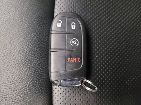 Used 2019 Jeep Compass Limited image 32