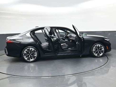 New 2026 BMW i5 eDrive40 image 34